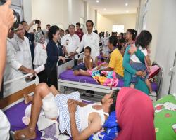 JOKOWI TINJAU PENANGANAN BENCANA D