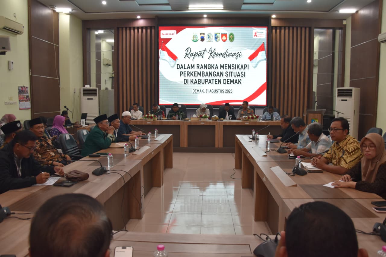 Patroli Gabungan, Polres Demak Bersama Kodim 0716 dan Potmas Ciptakan Situasi Kondusif 