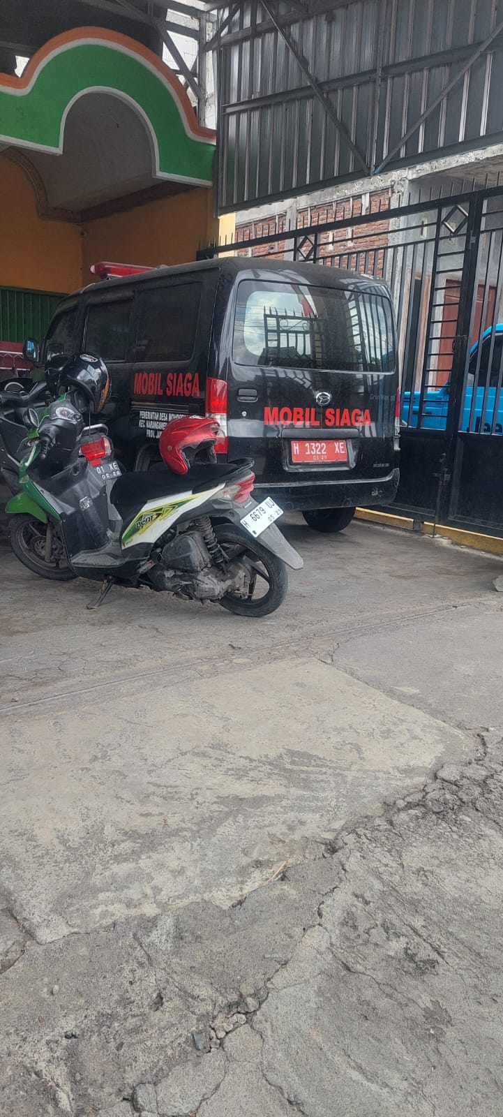 TERPAMPANG MEGAH MOBIL SIAGA DESA WONO SEKAR KARANGAWEN DEMAK PARKIR DIDEPAN RUMAH KEPALA DESA BELUM