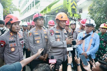 Kapolda Jatim Tinjau Evakuasi Korban R
